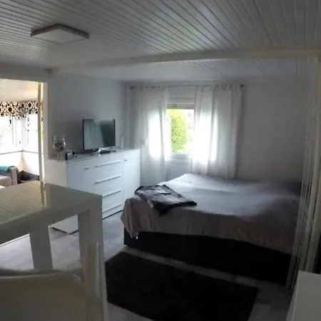 Vakantiehuis Butze Am Bug - *